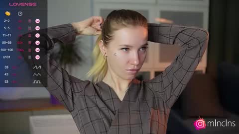 MELANIE  PVT ONLY 60TK PER MIN online show from November 19, 3:00 pm