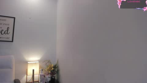 melan_owen online show from October 18, 10:41 am