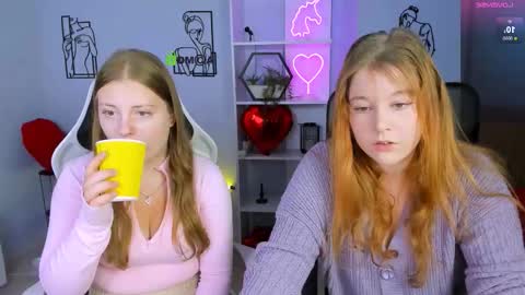 melani_bumm online show from October 14, 12:30 pm