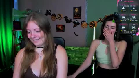 melani_bumm online show from October 28, 1:45 pm