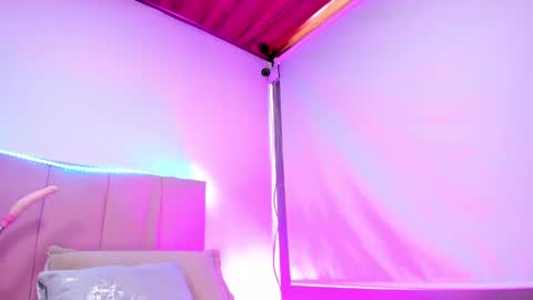Snapshot of melani_xc chatting on September 19, 4:11 pm MELANI - online show from September 19, 4:11 pm