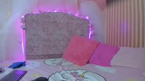 melanie__evans online show from February 26, 11:24 am