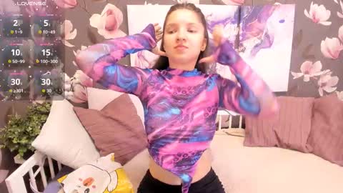 Melanie online show from October 11, 9:36 am