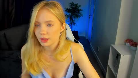 Melanie online show from October 18, 12:59 am