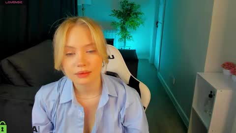 Melanie online show from October 17, 12:47 am