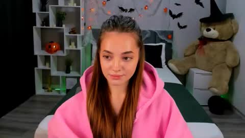 MelanieAlves online show from October 19, 6:34 pm