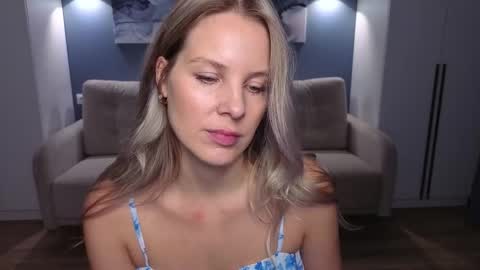 Melanie Bennett online show from November 6, 6:16 am