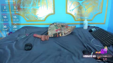 Melaniecooper online show from March 2, 7:15 am