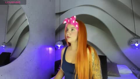 Melanie Roux online show from October 19, 3:22 am