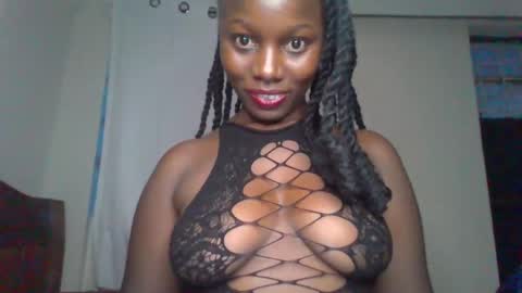 Snapshot of melanin_sassy96 chatting on February 15, 4:01 pm bad lil shawry online show from February 15, 4:01 pm