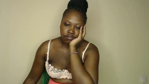 melaningoddess30 online show from February 25, 8:47 am