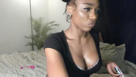 melaninmelanix online show from March 2, 9:21 am