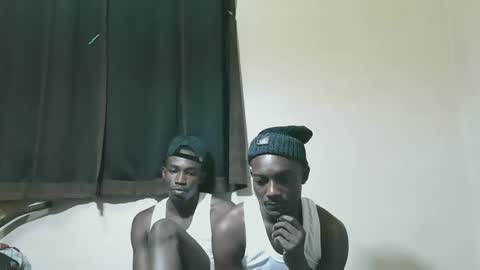 Snapshot of melaninsexyguy chatting on September 20, 11:35 am melaninsexyguy online show from September 20, 11:35 am