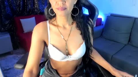 melannia_hills online show from February 9, 7:26 am