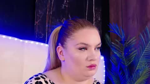 melanniebrown online show from April 22, 5:03 am