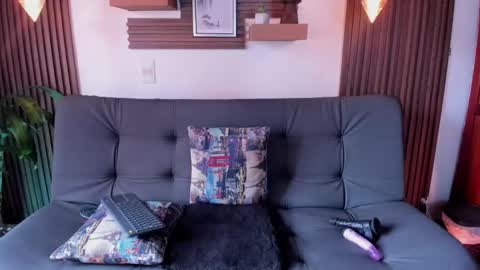 Melany online show from November 6, 3:15 pm