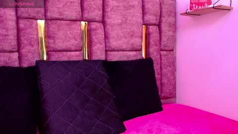 LAURA online show from October 6, 1:18 pm