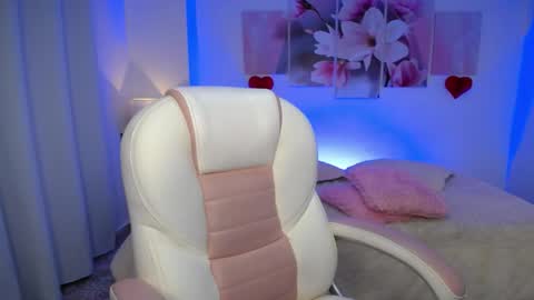 melany online show from March 22, 10:25 pm