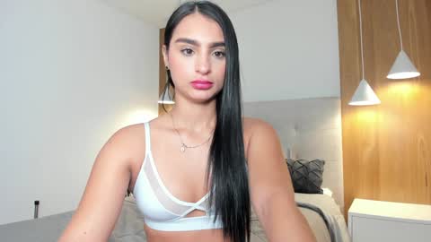 Snapshot of melanyrosse chatting on December 18, 12:54 am Melany online show from December 18, 12:54 am