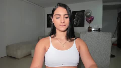 Snapshot of melanyrosse chatting on December 5, 10:50 pm Melany online show from December 5, 10:50 pm
