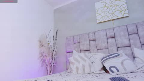 Melany online show from May 6, 1:28 pm