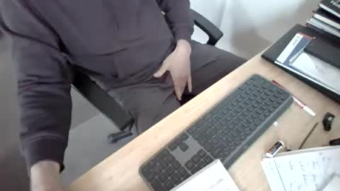 melbguy_075 online show from January 11, 10:38 pm