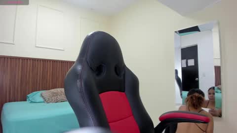 M E L I N A  online show from October 4, 7:11 pm