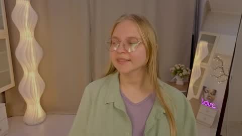 Alice - online show from April 3, 7:54 pm