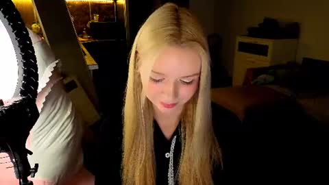 Mel or Lissa 3 Welcome here online show from July 28, 8:52 pm