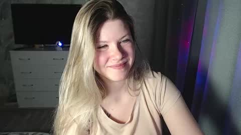 Melissa  Ray online show from February 17, 9:54 pm
