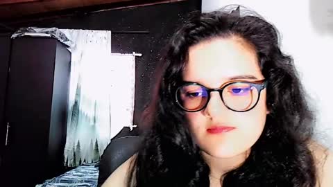 Snapshot of melissa_and_dany chatting on February 23, 8:11 pm Melissas Corner online show from February 23, 8:11 pm