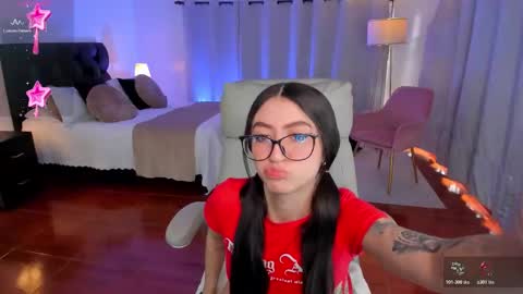 melissa_rox online show from March 25, 8:15 pm