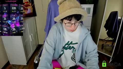 Melissa online show from October 12, 9:27 pm