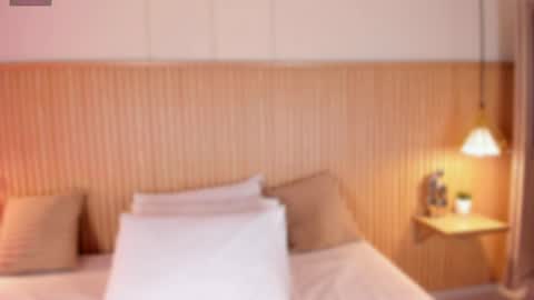 M E L I S S A  online show from April 18, 12:07 pm