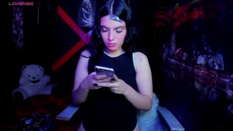melllks online show from August 7, 8:29 pm