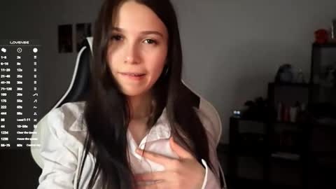 EVA online show from November 6, 7:17 pm