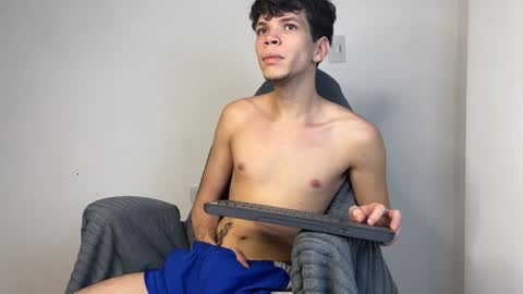 Snapshot of melo_twink chatting on January 26, 6:17 am Melo online show from January 26, 6:17 am