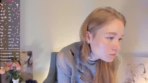 melodievejar online show from December 21, 5:47 am