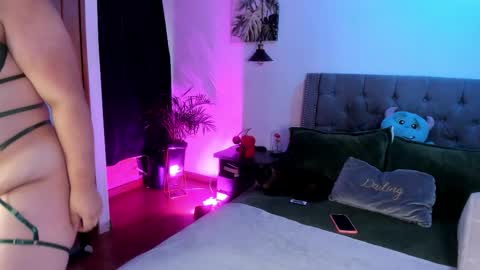  Leslie  online show from February 16, 12:14 pm