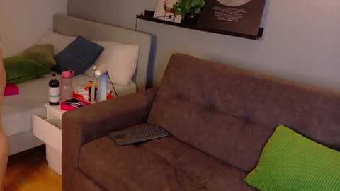 M E L O D Y  online show from April 14, 8:23 pm