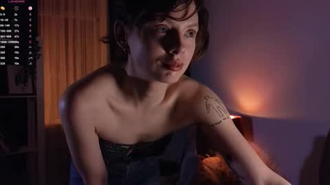 melody  online show from March 5, 4:49 pm