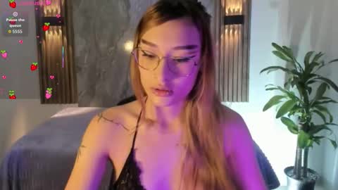 melodylanee online show from November 18, 12:19 pm