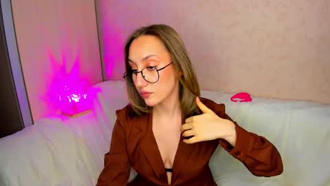 Kaylie online show from October 31, 4:07 pm