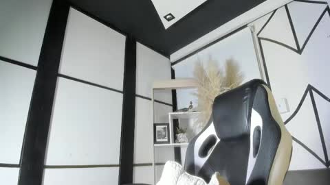Melody online show from May 5, 10:04 pm
