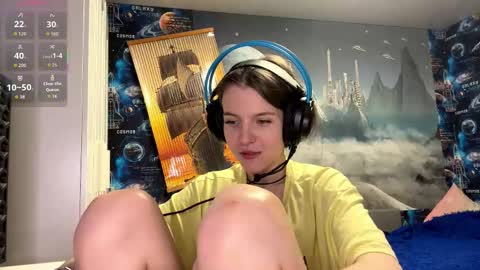 Hi Im Aria 18 years old online show from December 14, 3:07 pm