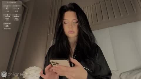 menndi online show from October 7, 8:32 am