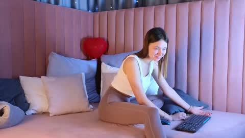 meow_mellie online show from February 24, 1:57 am