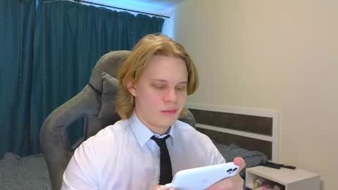 Snapshot of meow_mickey chatting on March 10, 3:34 am Mickey online show from March 10, 3:34 am
