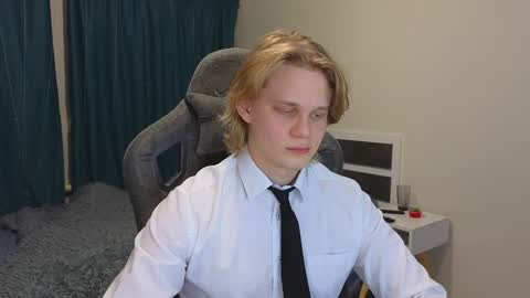 Snapshot of meow_mickey chatting on February 7, 6:13 pm Mickey online show from February 7, 6:13 pm