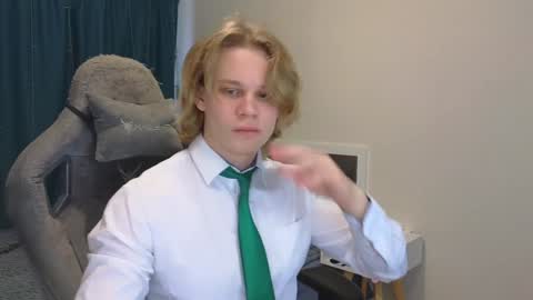 Snapshot of meow_mickey chatting on January 29, 5:09 am Mickey online show from January 29, 5:09 am